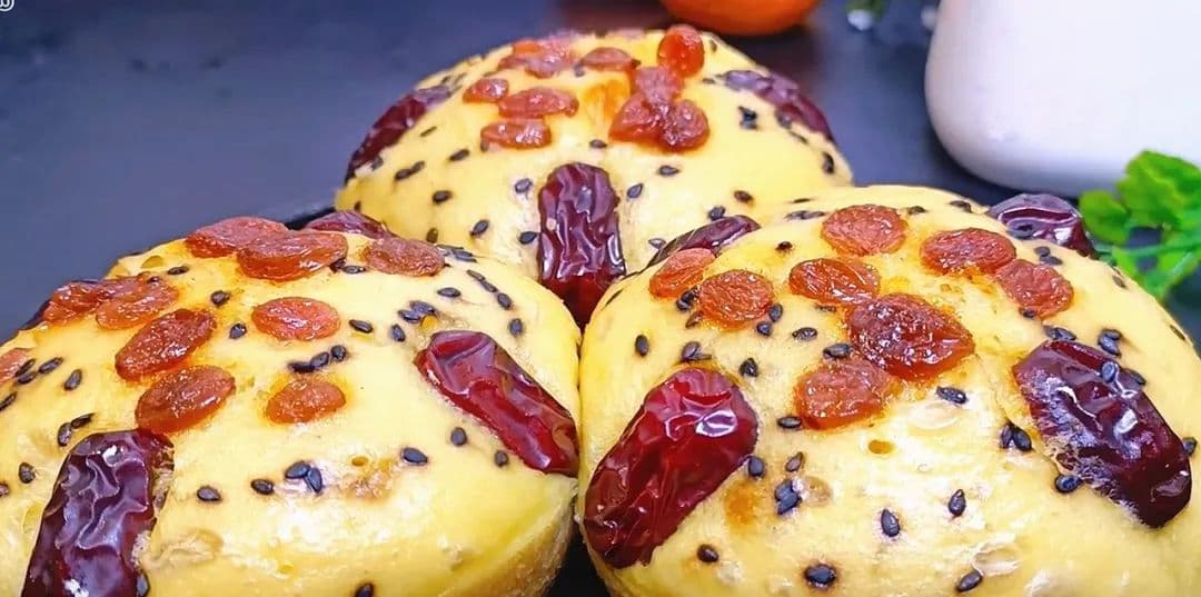 面粉发糕制作指南：掌握这两个技巧，轻松做出蓬松柔软的美味发糕