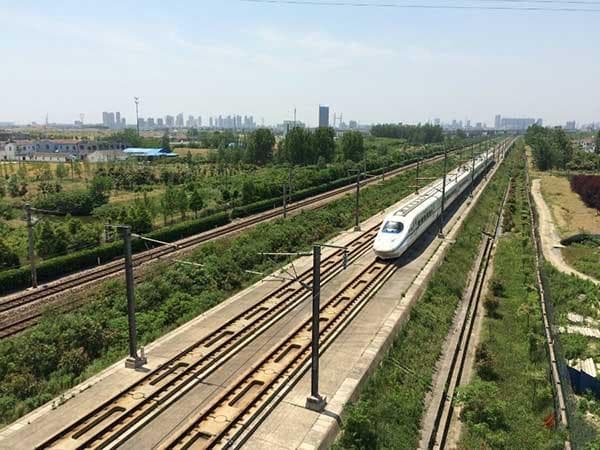 铁路护坡绿化应该怎么做？