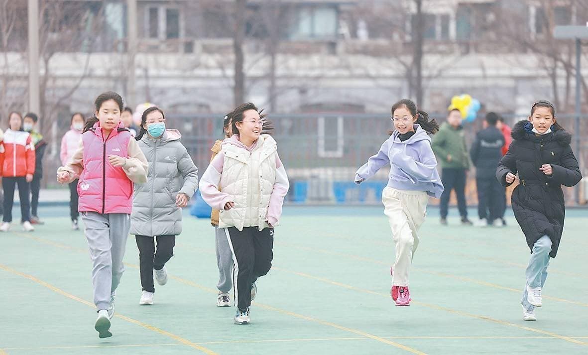 新学期中小学鼓励学生花式动起来 确保每天综合体育活动不低于2小时