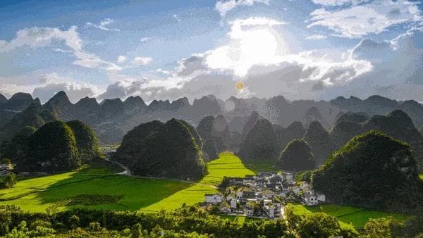 “飞”进万峰林，独享夏日“松弛感”