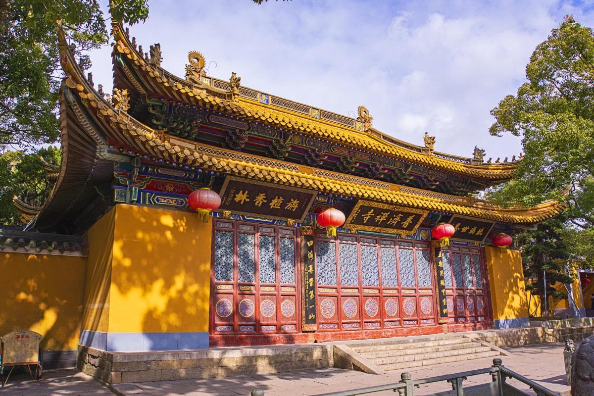 南华寺一日游旅游攻略：千年古刹的文化之旅
