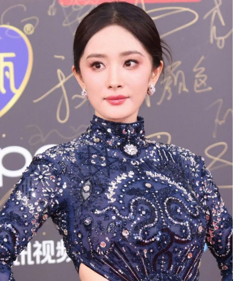 微博之夜明星穿搭大赏：谁是你心中的时尚icon？