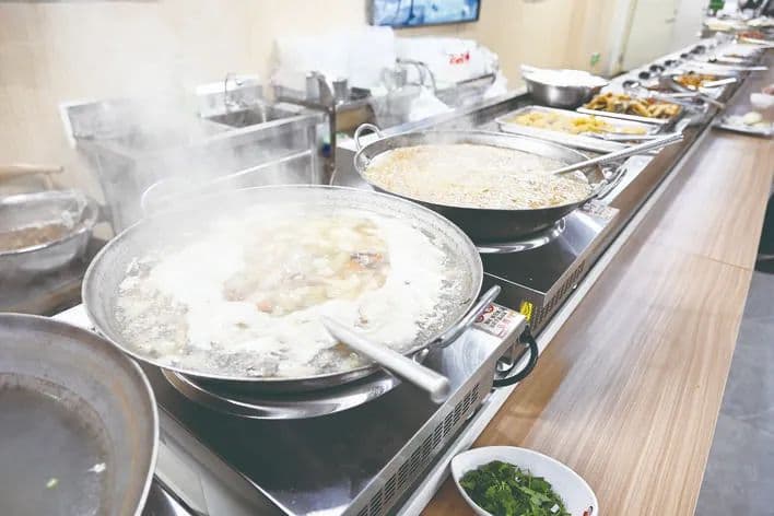 打造优质敬老餐厅 为老年人办好“食”事