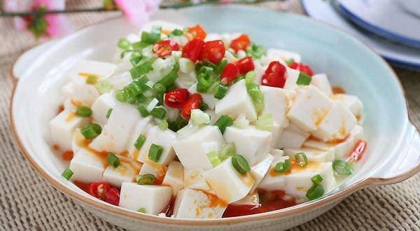 家庭自制水豆腐：简单步骤、美味搭配指南
