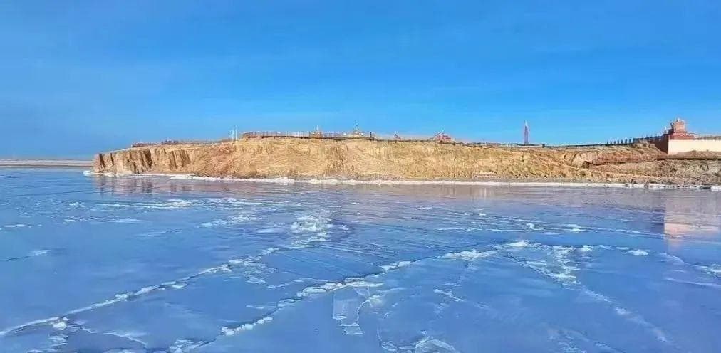 圣泉湾：青海湖畔的冰雪奇缘