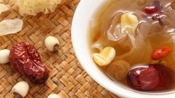 银耳莲子羹的功效作用及营养价值