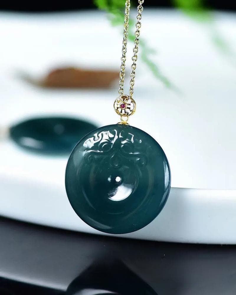 水命者适合佩戴什么饰品？翡翠可否佩戴？