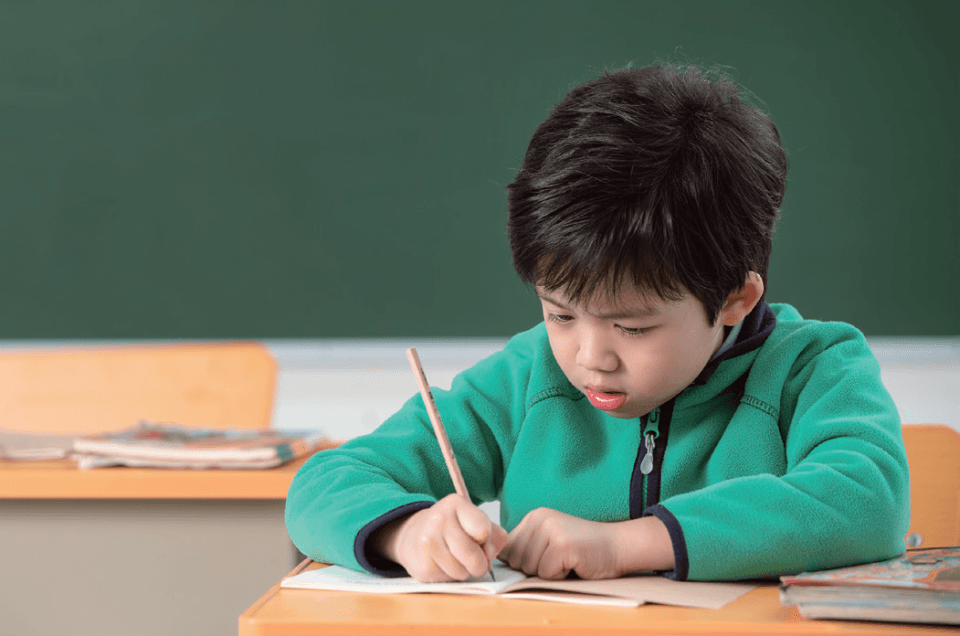 出教材、教学和出试卷的人不同，教学评一致性如何做？