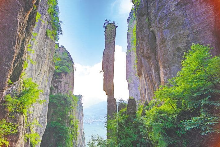 恩施大峡谷—腾龙洞世界地质公园首次亮相