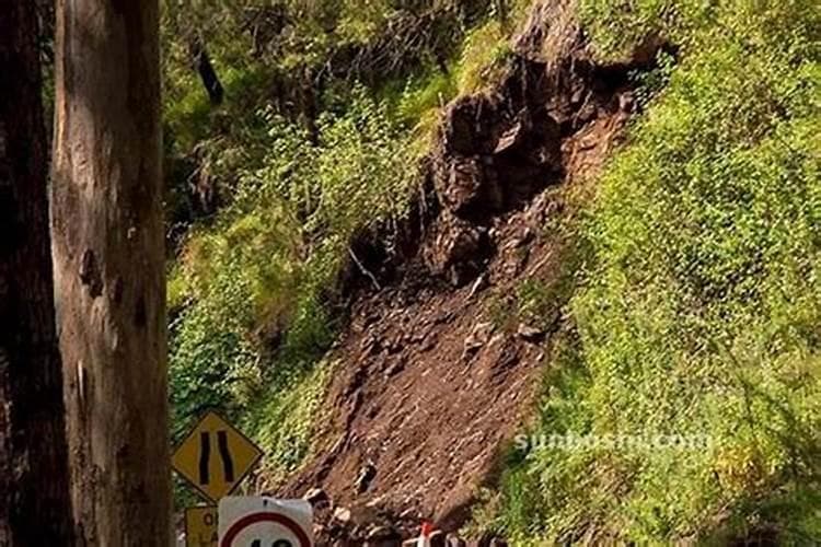 解读梦境之谜：梦见大山崩塌的心理与文化探索
