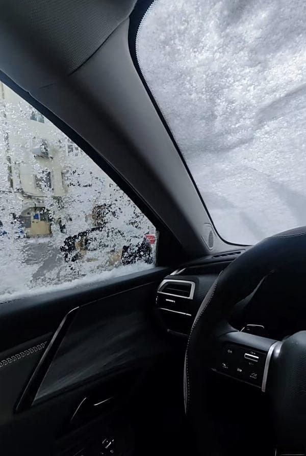 下雪天停车的注意事项
