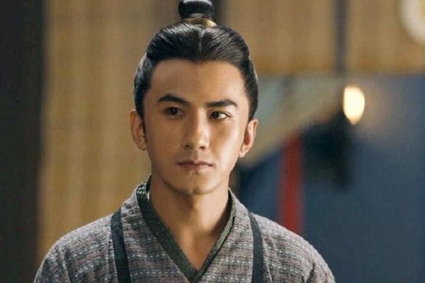 颜回是孔门弟子之冠，被誉为"复圣"，为何地位在亚圣孟子之下？