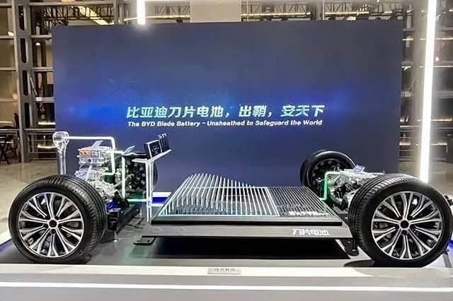 比亚迪车主分享换电池失败经历：终身质保并不等于终身包换