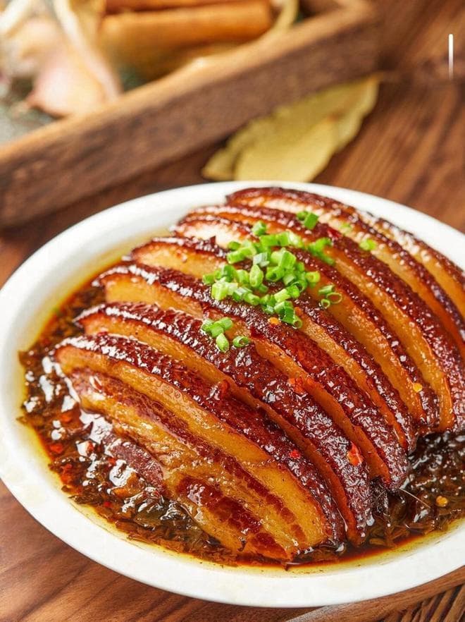 酥烂入味，梅菜扣肉传统做法全攻略