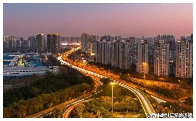 广南县的"疯狂造城"：一座云南县城的崛起之路
