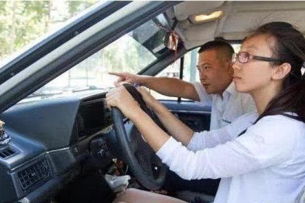 掌握调整驾考心态的方法，轻松应对驾驶考试