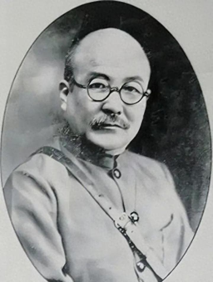 民国传奇：井岳秀将军的民族团结与边疆守护之路
