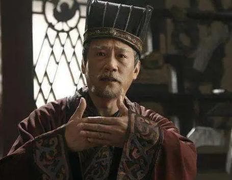 唐朝政治体系中的权力平衡：探讨右丞相与左丞相的地位