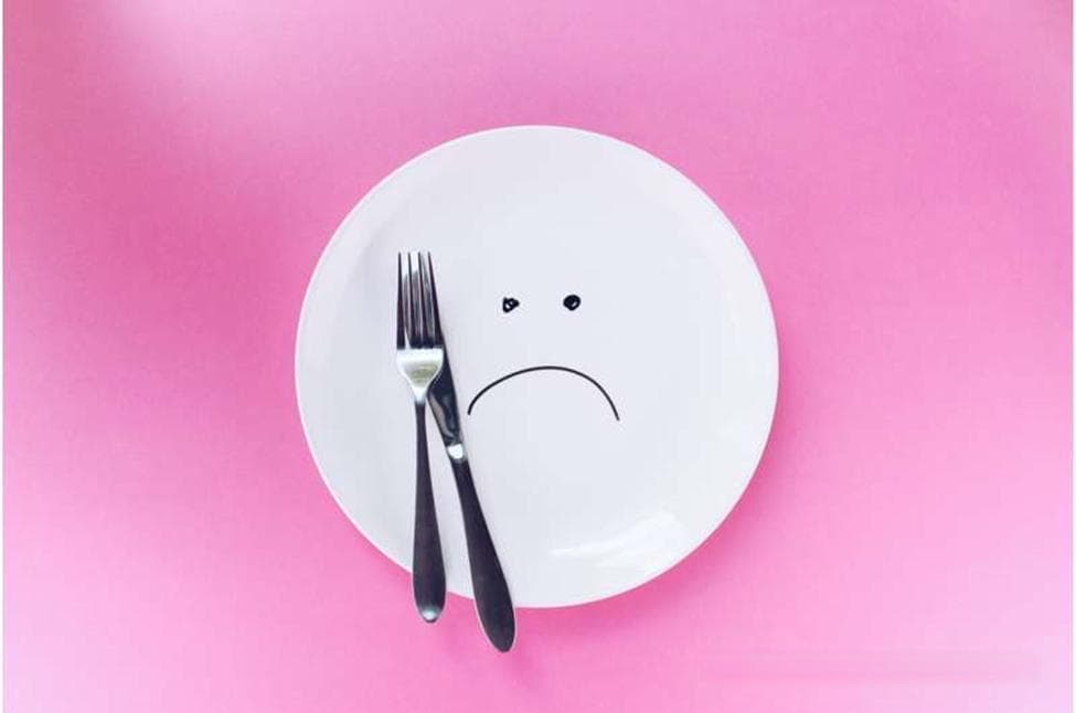 间歇性禁食延缓毛发生长，需进一步研究其健康获益