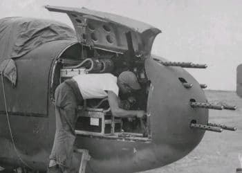 B-25J 米切尔中型轰炸机：现实原型与技术细节