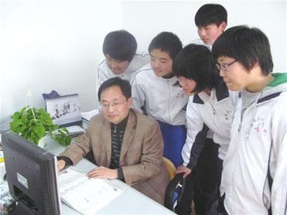 如何解决学生医保报销问题？这类报销的条件有哪些？