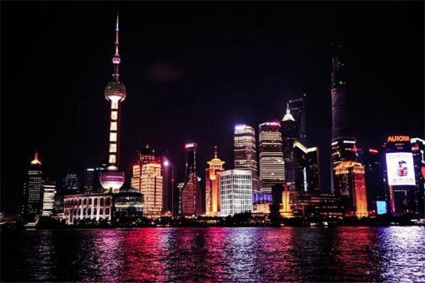 上海十大夜景排行榜：从外滩到田子坊，领略不一样的城市夜色