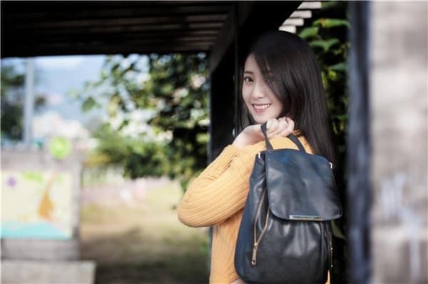 女生生病了高情商安慰，学会这些让她更依赖你