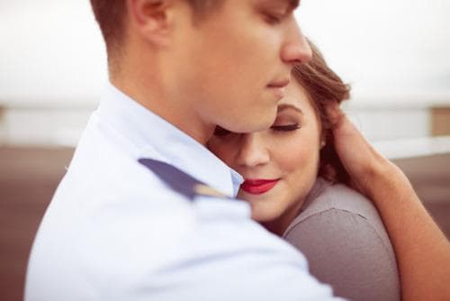 怎样化解婚姻中出现的问题?化解婚姻危机的技巧有哪些?