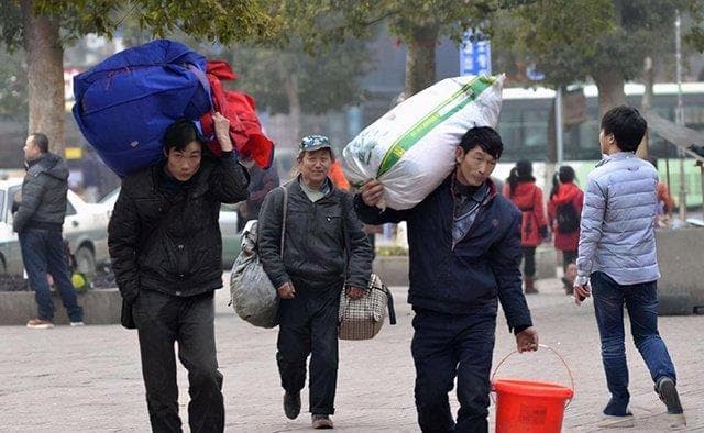 面对失业、负债、收入下降的挑战，普通人该如何应对？