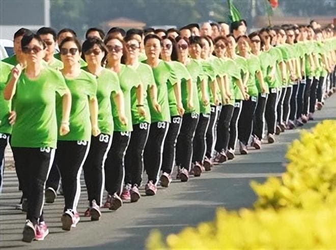暴走团锻炼怎么变味儿了？横行霸道人人喊打，网友纷纷出谋划策