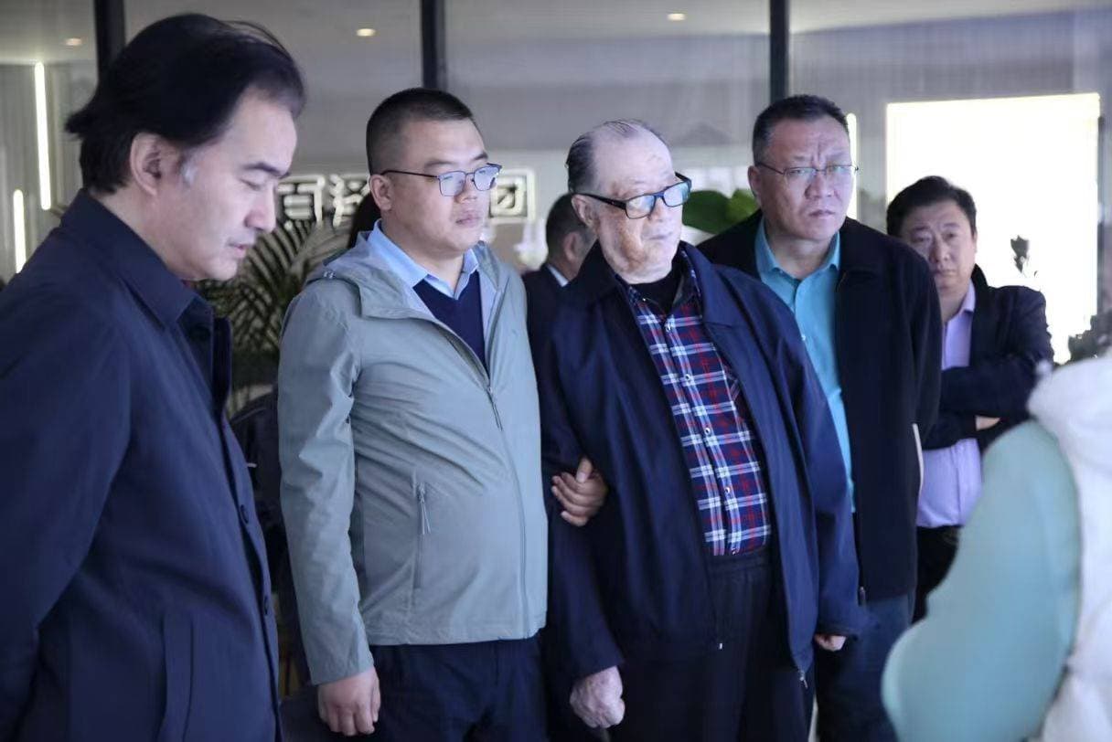 医生职业未来五年规划：技术赋能与社会重构下的职业转型