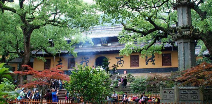 法雨禅寺：普陀山第二大寺的建筑与文化