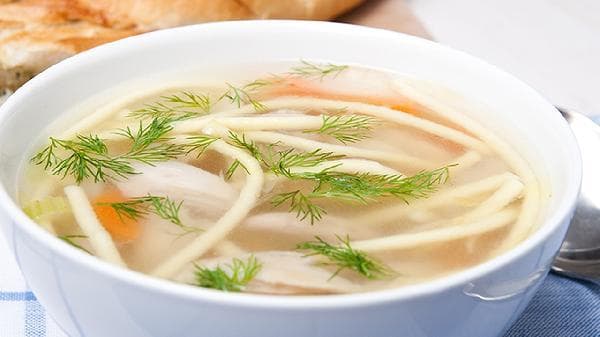 煮出口感劲道滑爽的面条：从水量到配汤的全方位指南