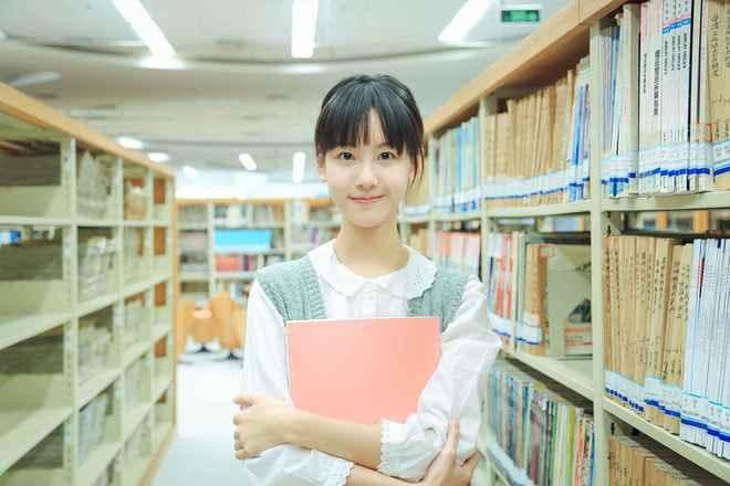 从花瓶到娱乐圈大女主，陈都灵，终于走对路了
