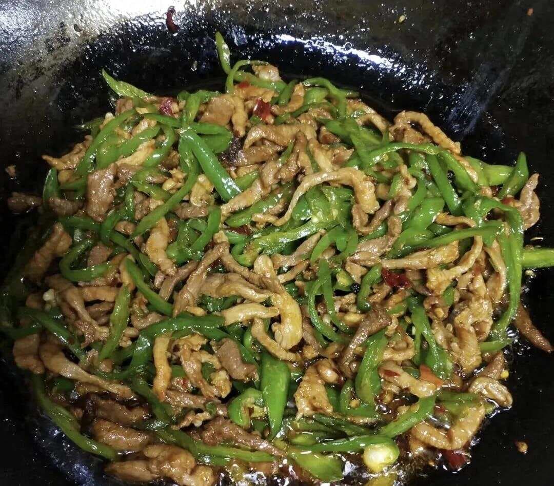 炒肉丝时，切记不要放盐和料酒腌！教你一招，鲜嫩入味，不腥不柴