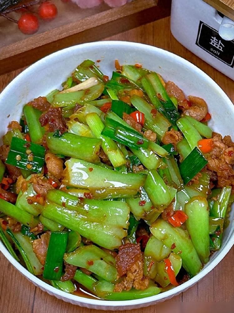 冬天吃这菜，全身都是宝，降糖增强免疫力，大人小孩都适合吃