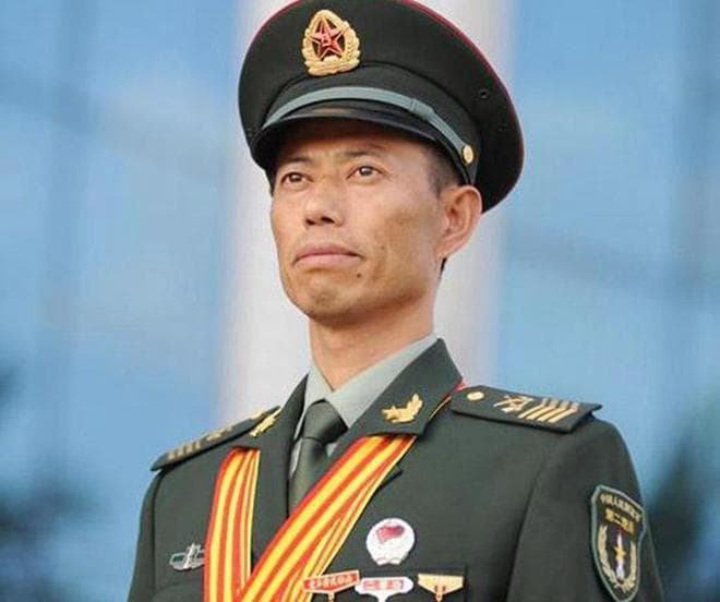 志愿兵和义务兵都是士兵，两者有何区别？志愿兵最大优势可升兵王