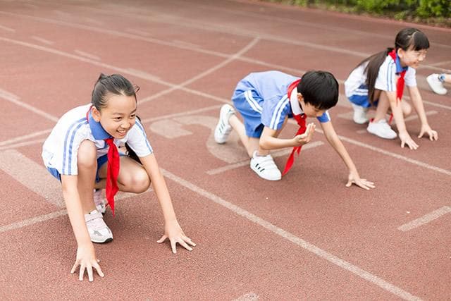 夏季校服选购指南：面料选择与尺寸测量全攻略