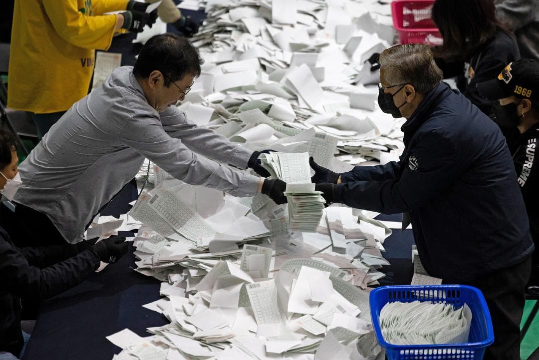 观察｜反尹政府声音获民意“重新确认”，韩执政党需深思是否“解绑”