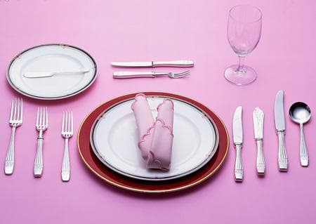 西餐用餐全攻略：从开胃菜到咖啡，详解西餐礼仪与上菜顺序