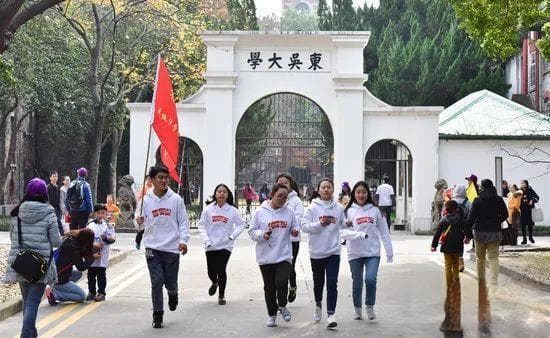花钱代跑泛滥，校园跑为何变“划水跑”？