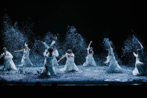命似雪舞，于晓光从历史灰烬中塑造新角色——央华舞台剧《戎夷之衣》开启全国巡演