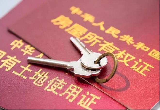 老人去世有遗嘱、法定继承人不配合房产过户怎么办？