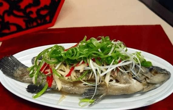 石斑鱼，是一种美味可口、营养丰富的海鱼，做法简单易学