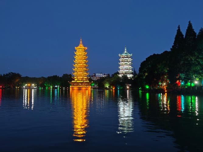 桂林山水甲天下：探秘中国自然风光的瑰宝