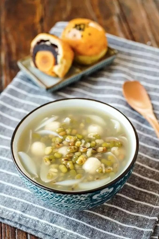 夏天给孩子吃这8样，可比吃肉强多了！