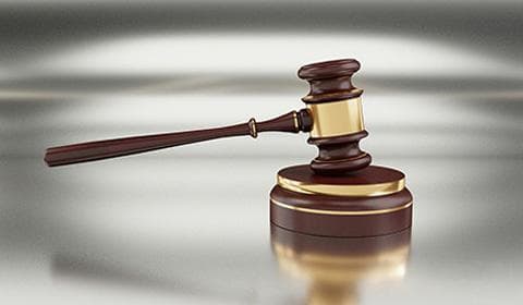如何判断一个人的行为是否构成故意犯罪？