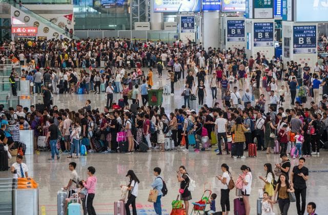 中国高铁为何选择夜间停运？安全、成本与旅客需求的综合考量