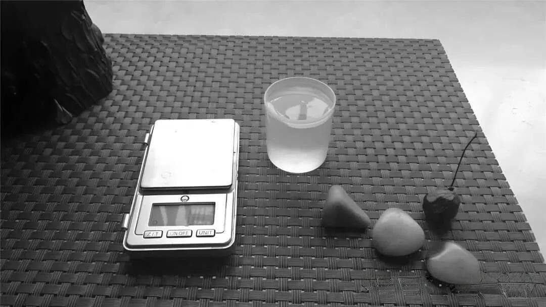 和田玉密度测量权威指南：科学解析
