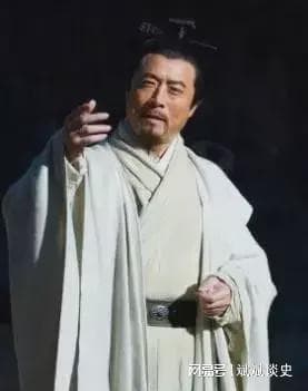三国袁绍谋士许攸为什么必须死？因为他真的太二了